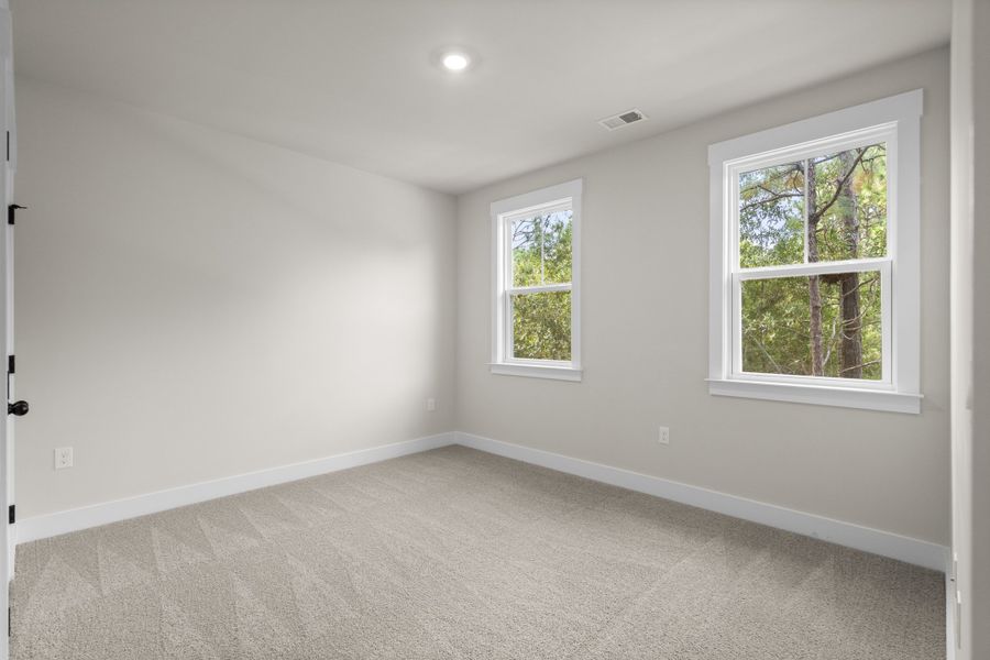 Spacious, unfurnished interior of a new home in Harmony Township, Georgetown (Image 32).