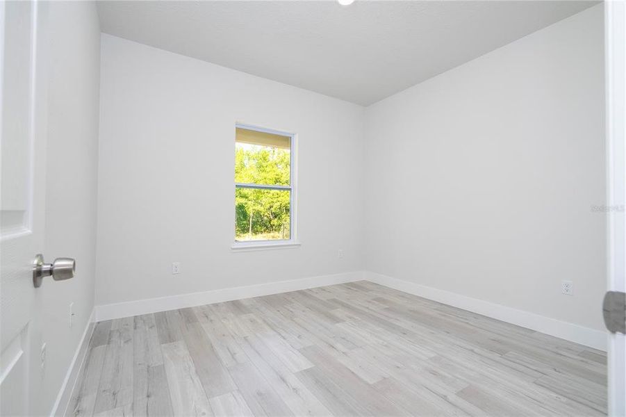 Spacious, unfurnished interior of a new home in , Citrus Springs (Image 6).