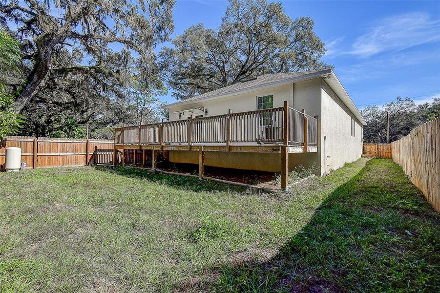 Exterior details and patio area of a home in , Spring Hill (Image 20).