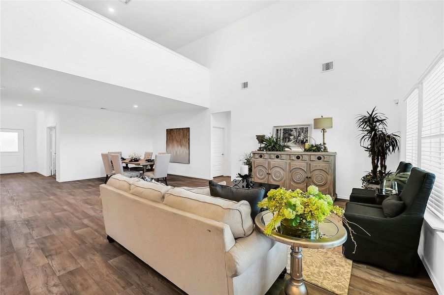 *Images and 3D tour are for illustration only and options may vary from home as built. *Images and 3D tour are for illustration only and options may vary from home as built.