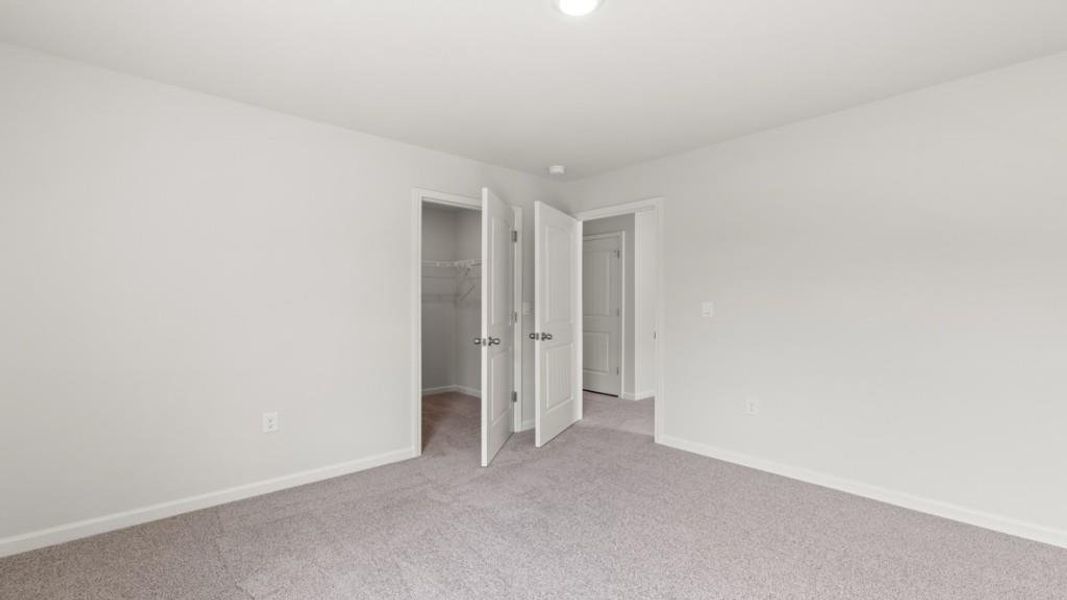 Spacious, unfurnished interior of a new home in Oakleigh Glen, Dallas (Image 23).