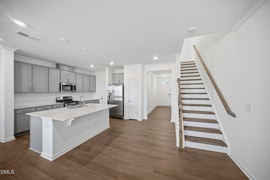 SUN_Everlee_Pic_CarsonII_QMI_226_Kitchen