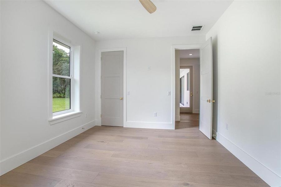 Spacious, unfurnished interior of a new home in , Deland (Image 44).
