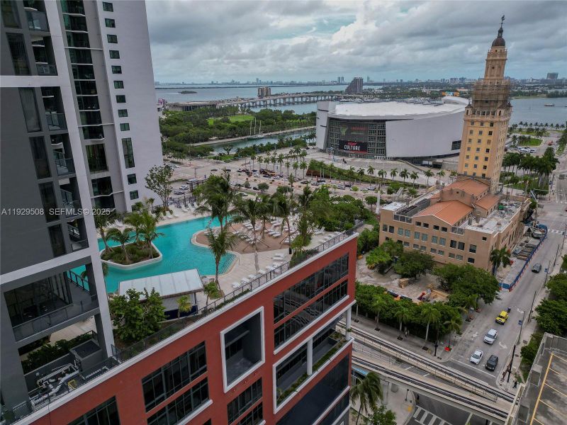 Condo located in Miami, FL showcasing its design and architecture (Image 29). Condo located in Miami, FL showcasing its design and architecture (Image 29).