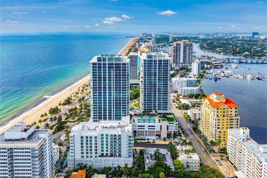 Condo located in Fort Lauderdale, FL showcasing its design and architecture (Image 35).