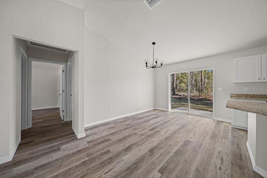 Spacious, unfurnished interior of a new home in , Citrus Springs (Image 21).
