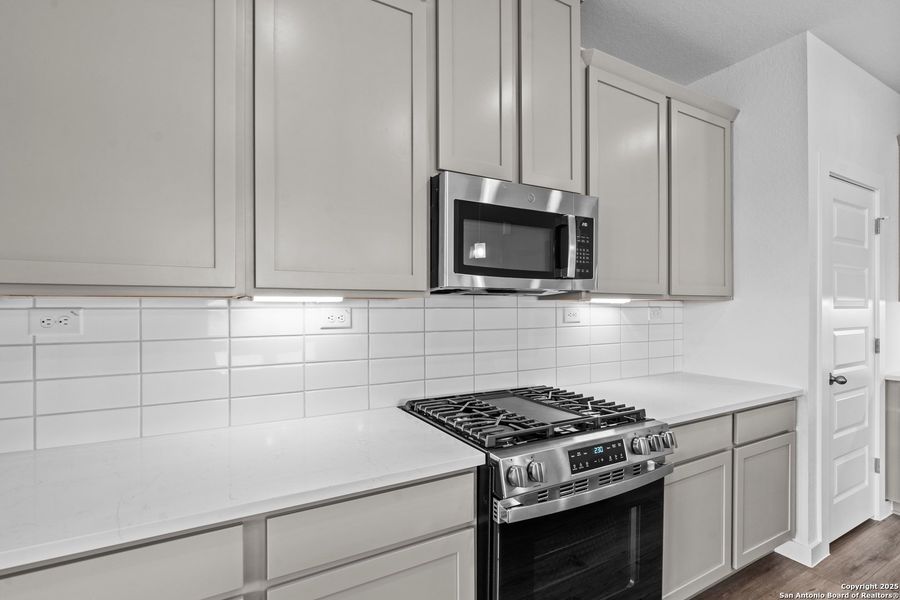 Furnished interior view inside a new home in Weltner Farms 50’s, New Braunfels (Image 4). Furnished interior view inside a new home in Weltner Farms 50’s, New Braunfels (Image 4).
