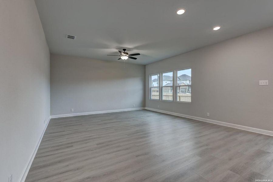 Spacious, unfurnished interior of a new home in Arcadia Ridge, San Antonio (Image 17). Spacious, unfurnished interior of a new home in Arcadia Ridge, San Antonio (Image 17).