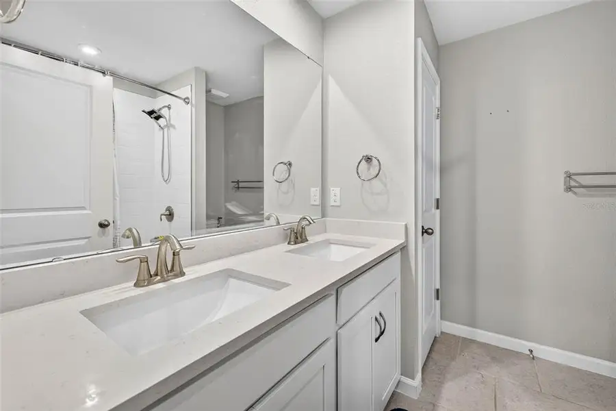 Furnished interior view inside a new home in , Lutz (Image 9).