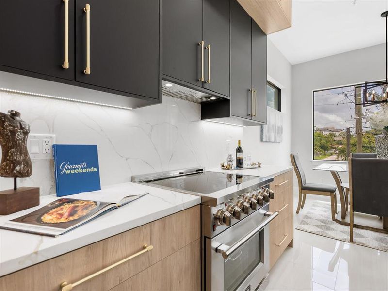 Furnished interior view inside a new home in , Sarasota (Image 19).