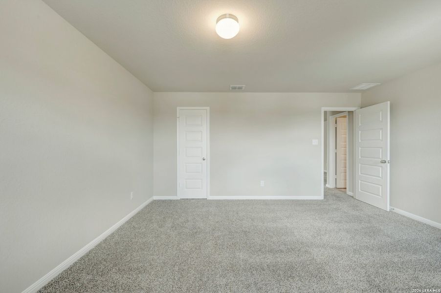 Spacious, unfurnished interior of a new home in Mesquite Ridge, San Antonio (Image 16). Spacious, unfurnished interior of a new home in Mesquite Ridge, San Antonio (Image 16).