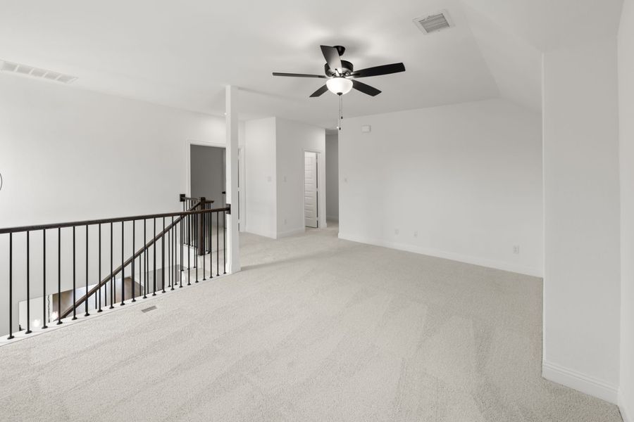 Spacious, unfurnished interior of a new home in River Ranch, Van Alstyne (Image 25).