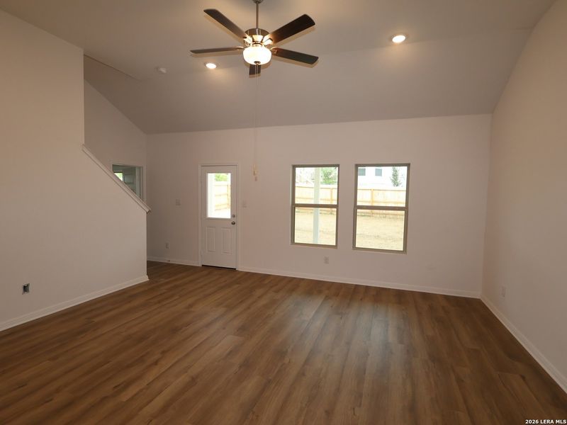 Spacious, unfurnished interior of a new home in Mesquite Ridge, San Antonio (Image 24).