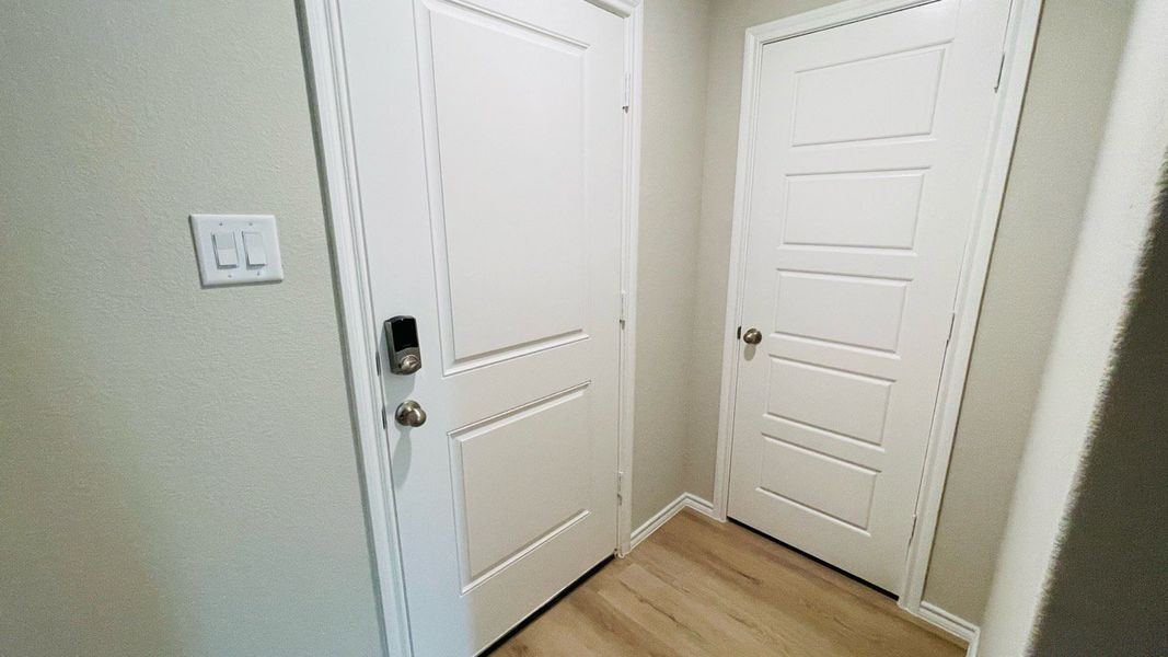Spacious, unfurnished interior of a new home in Sunnycreek, Fort Worth (Image 12).