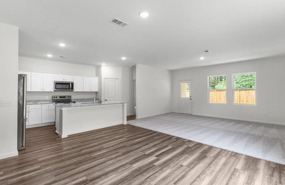 Spacious, unfurnished interior of a new home in Castlewood South, Taylor (Image 7). Spacious, unfurnished interior of a new home in Castlewood South, Taylor (Image 7).