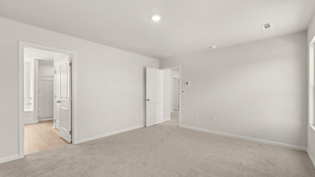 Spacious, unfurnished interior of a new home in Braselton Village, Braselton (Image 18).
