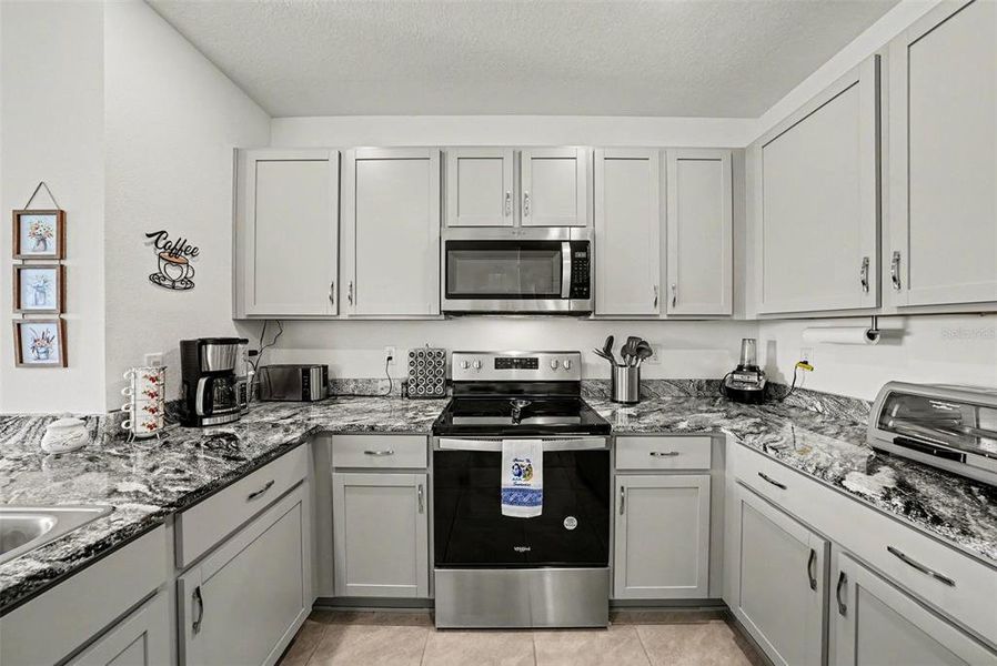 Furnished interior view inside a new home in , Wesley Chapel (Image 6).