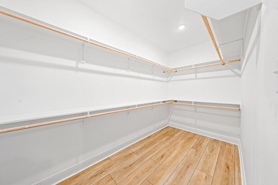 Spacious, unfurnished interior of a new home in Young Oaks, Crestview (Image 19).
