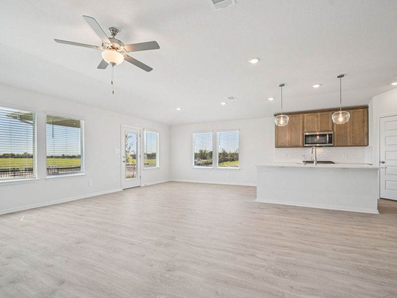 Spacious, unfurnished interior of a new home in Lakeside Meadows, Pflugerville (Image 5).