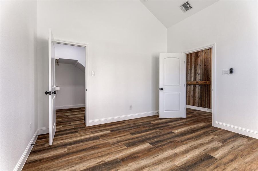 Spacious, unfurnished interior of a new home in , Fort Worth (Image 20).