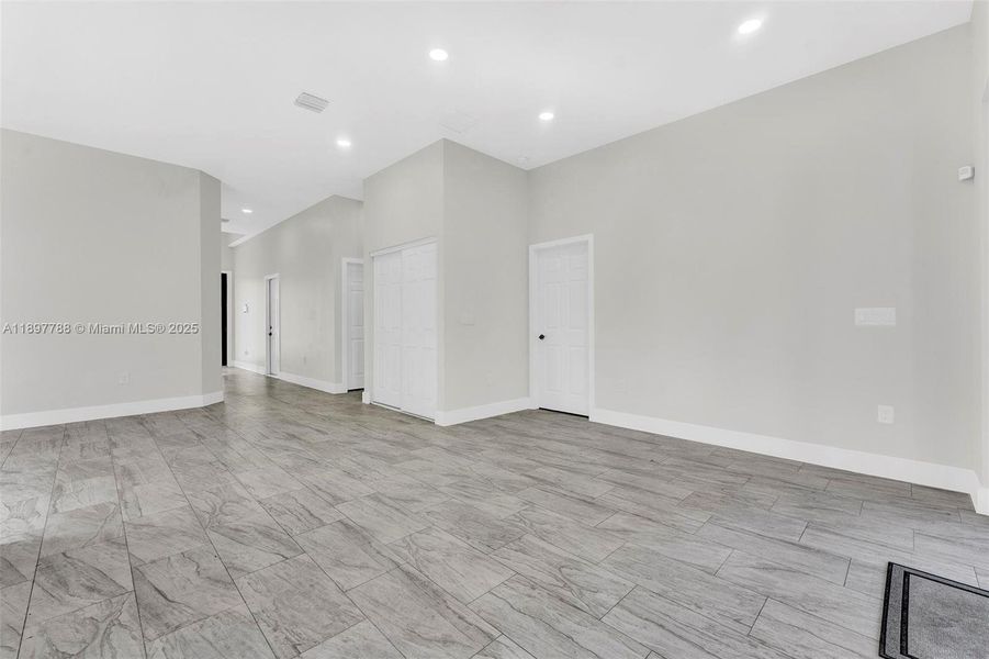 Spacious, unfurnished interior of a new home in , Hollywood (Image 21).