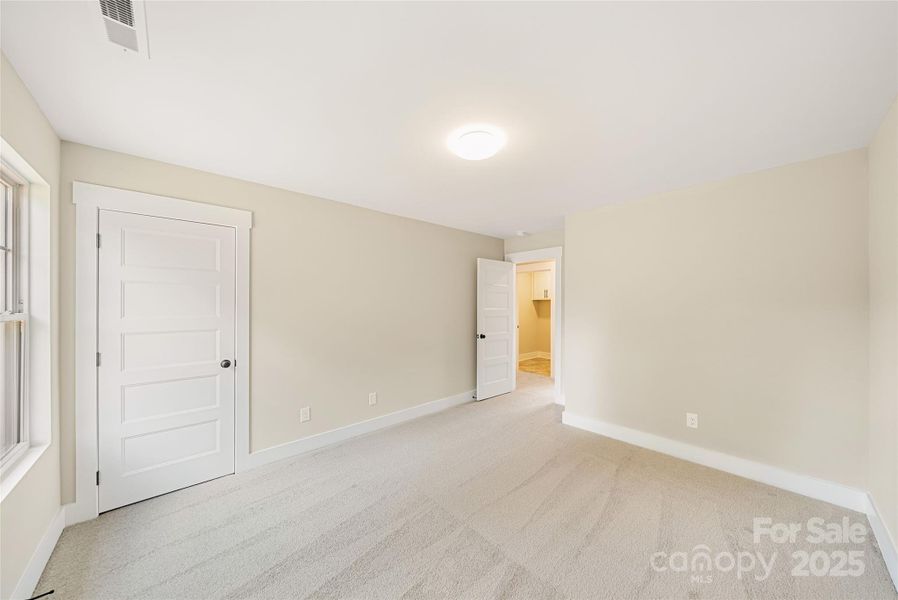 Spacious, unfurnished interior of a new home in , Monroe (Image 24).