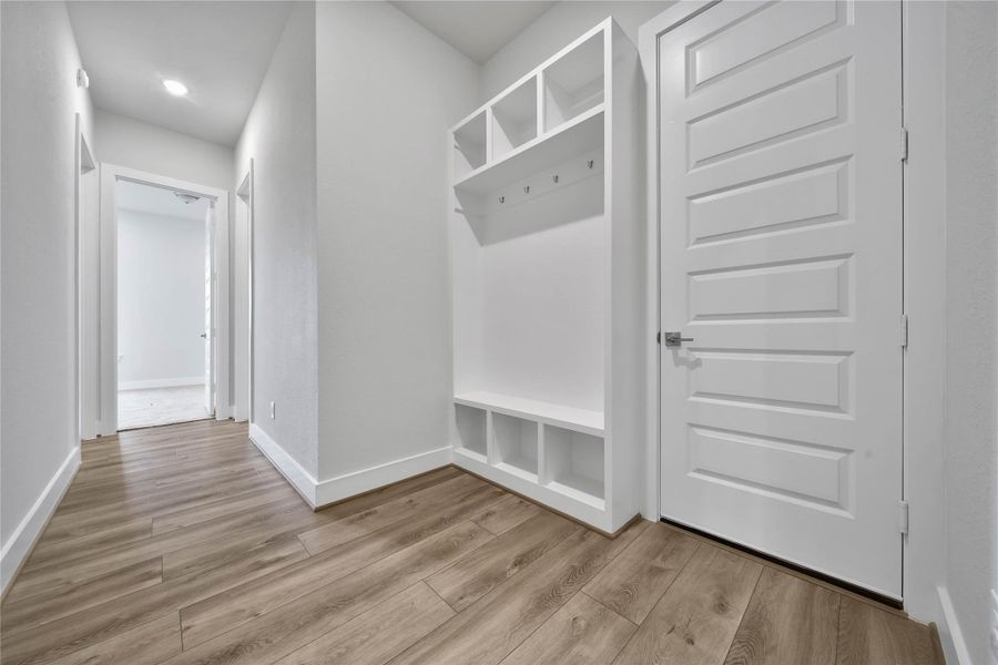 Spacious, unfurnished interior of a new home in , Rosharon (Image 35).