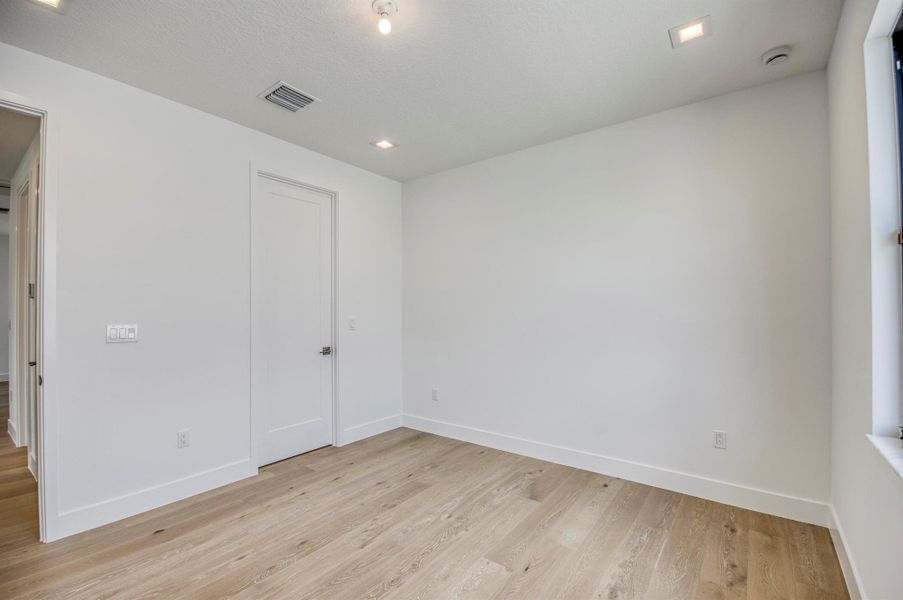 Spacious, unfurnished interior of a new home in Apex at Avenir, Palm Beach Gardens (Image 21). Spacious, unfurnished interior of a new home in Apex at Avenir, Palm Beach Gardens (Image 21).