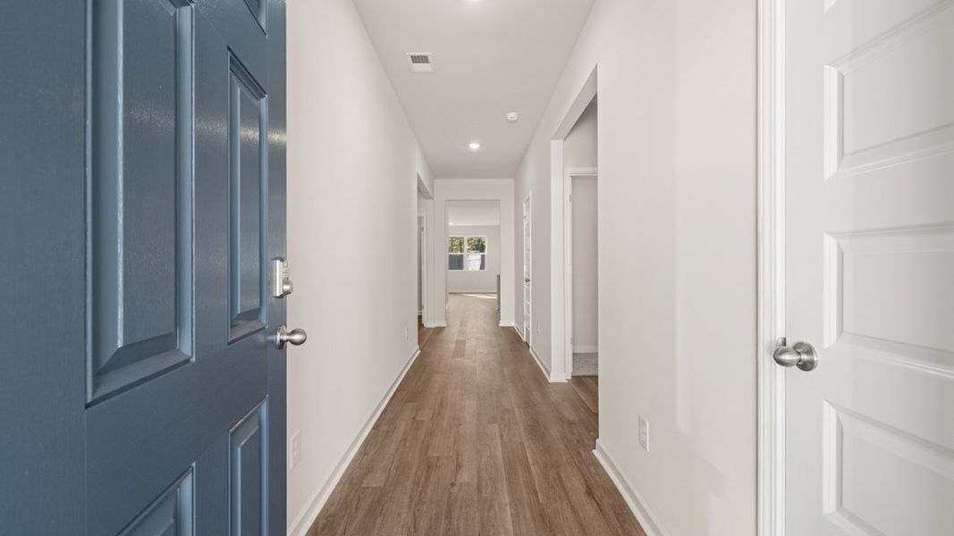 Representative unfurnished interior of a home built from the CALI Express by D.R. Horton in Teamon Pointe, Griffin (Image 10).