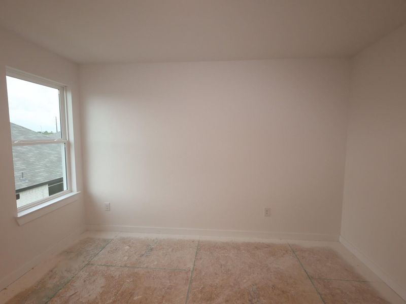 Image 19 of a home in Miller's Pond.