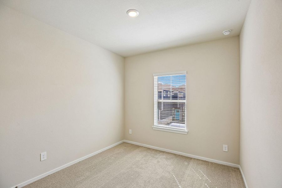 Spacious, unfurnished interior of a new home in Kemah Crossing - City Series, Kemah (Image 21).