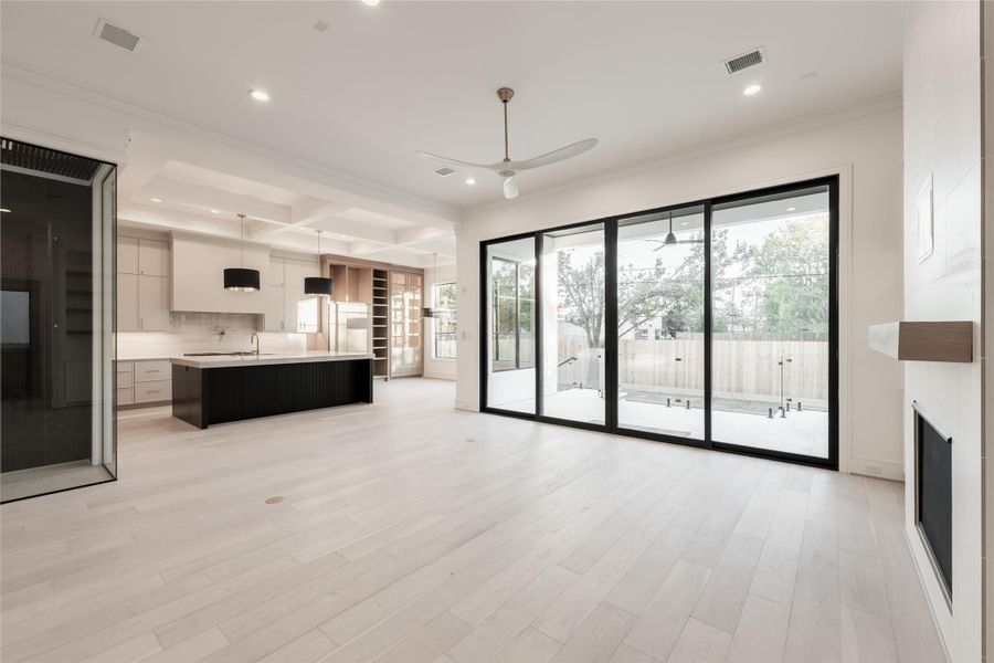 Spacious, unfurnished interior of a new home in , Bellaire (Image 30).