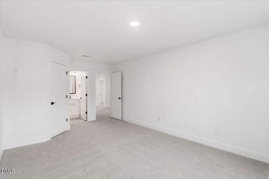 Spacious, unfurnished interior of a new home in Kelly Farms, Lillington (Image 20).