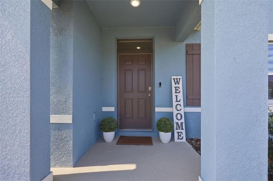 Exterior details and patio area of a home in Edgemont at Serenoa, Clermont (Image 3).