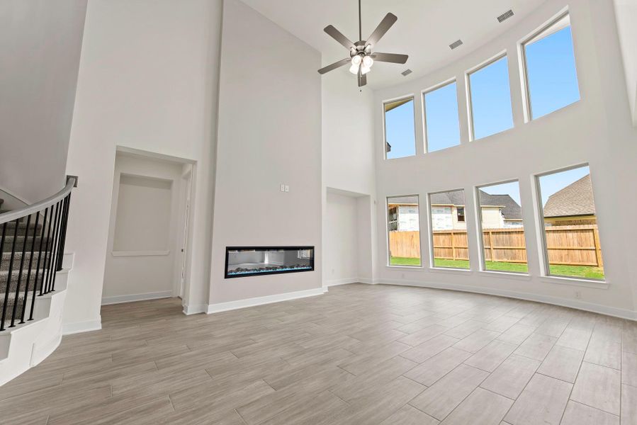 Representative image. Features, specifications, selections and colors may vary. Representative image. Features, specifications, selections and colors may vary.