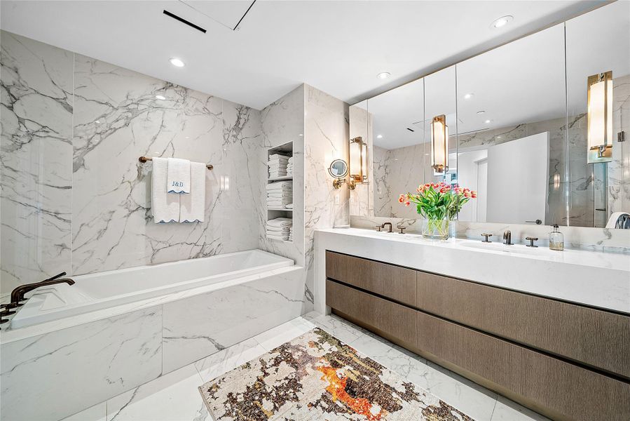 Condo located in Fort Lauderdale, FL showcasing its design and architecture (Image 27).