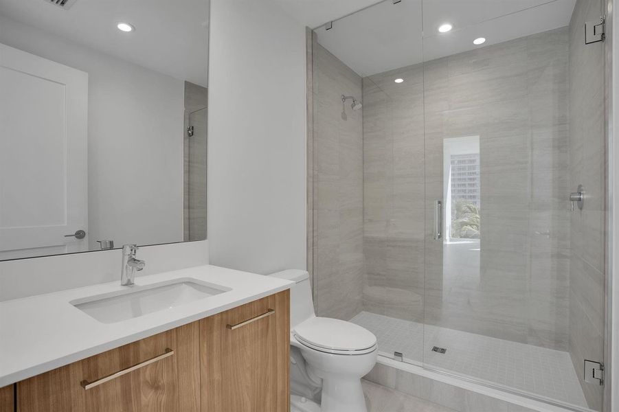 Full Bath Hallway