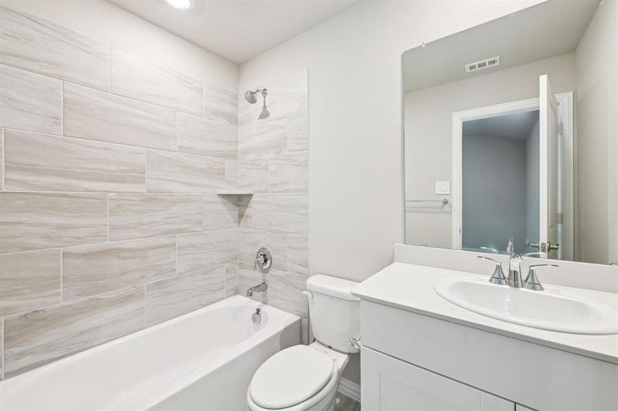 Photo is not of the actual home, but is an inspirational photo of builder’s model home and may depict options, furnishings, and/or decorator features that are not included. Photo is not of the actual home, but is an inspirational photo of builder’s model home and may depict options, furnishings, and/or decorator features that are not included.