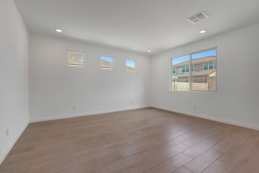 Spacious, unfurnished interior of a new home in Miravida, Surprise (Image 10).