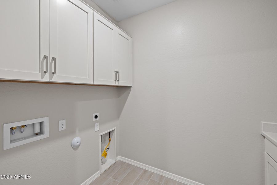 30)LAUNDRY ROOM 30)LAUNDRY ROOM