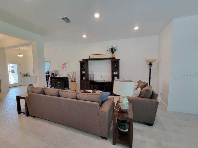 Furnished interior view inside a new home in Ocala Crossings South, Ocala (Image 5). Furnished interior view inside a new home in Ocala Crossings South, Ocala (Image 5).