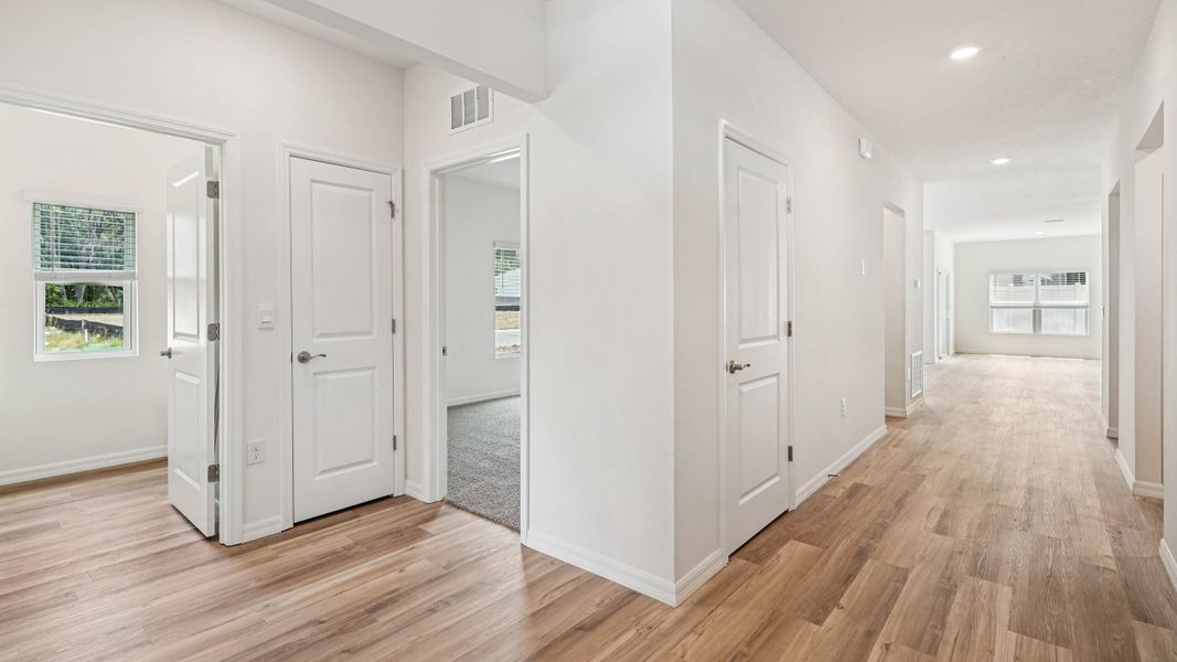 Representative unfurnished interior of a home built from the Covington by D.R. Horton in Somerset Bay, Spring Hill (Image 20). Representative unfurnished interior of a home built from the Covington by D.R. Horton in Somerset Bay, Spring Hill (Image 20).