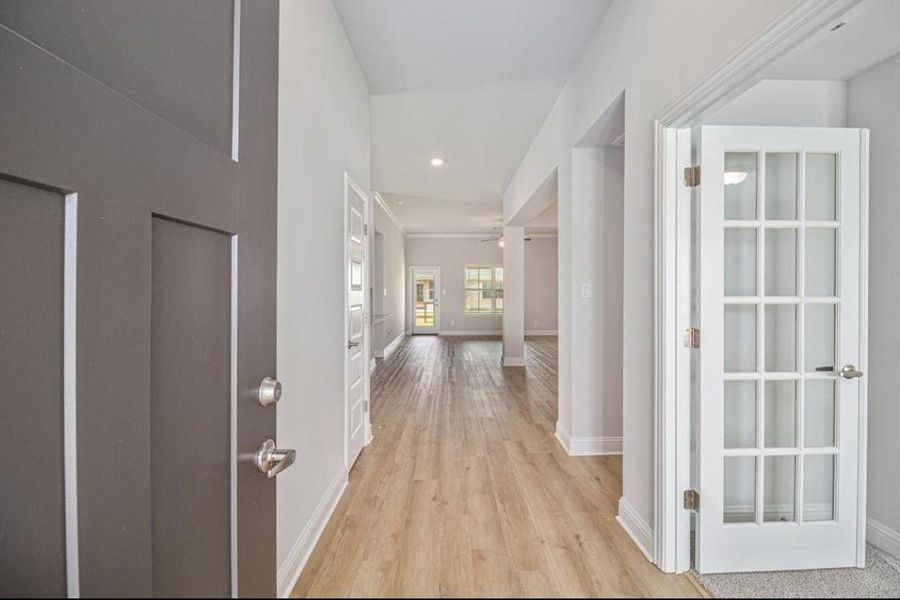 Spacious, unfurnished interior of a new home in Bayou Bend Estates, Dickinson (Image 10). Spacious, unfurnished interior of a new home in Bayou Bend Estates, Dickinson (Image 10).