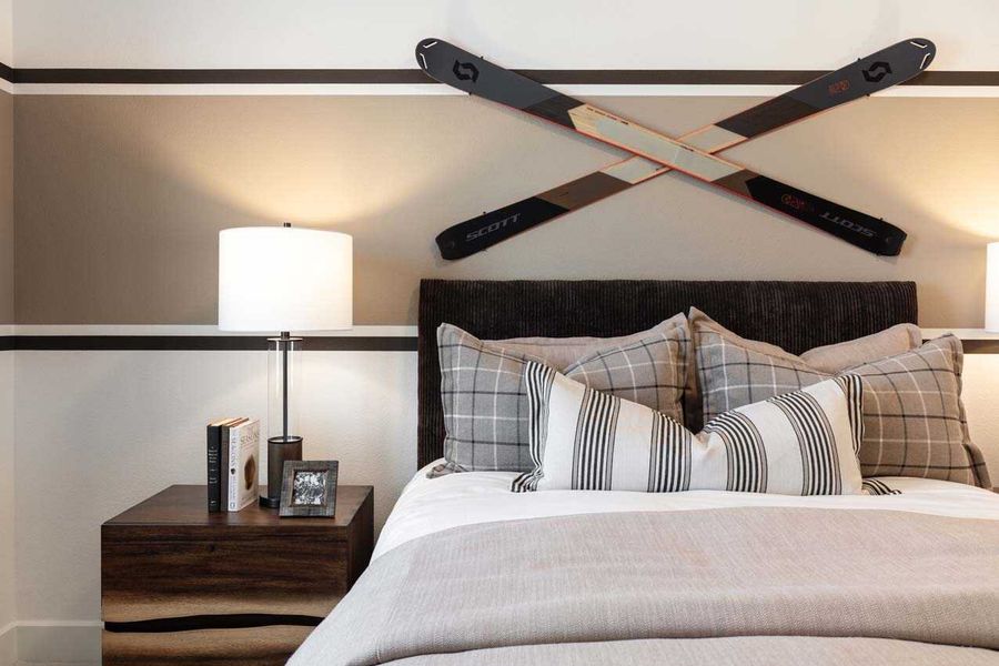 Representative interior finishes for a home built from the 223 Plan by Highland Homes in Harvest Green, Richmond (Image 41).