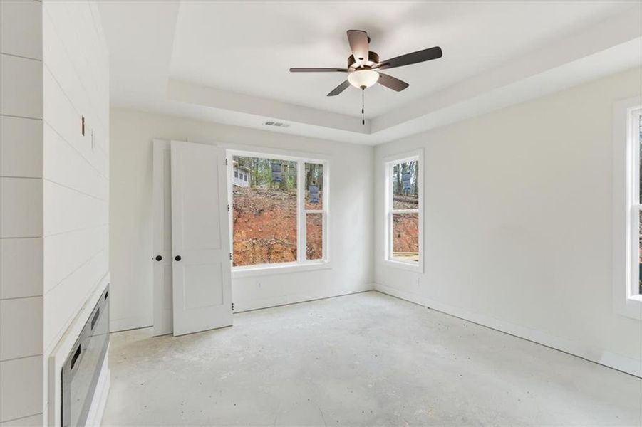 Spacious, unfurnished interior of a new home in , Cartersville (Image 6).