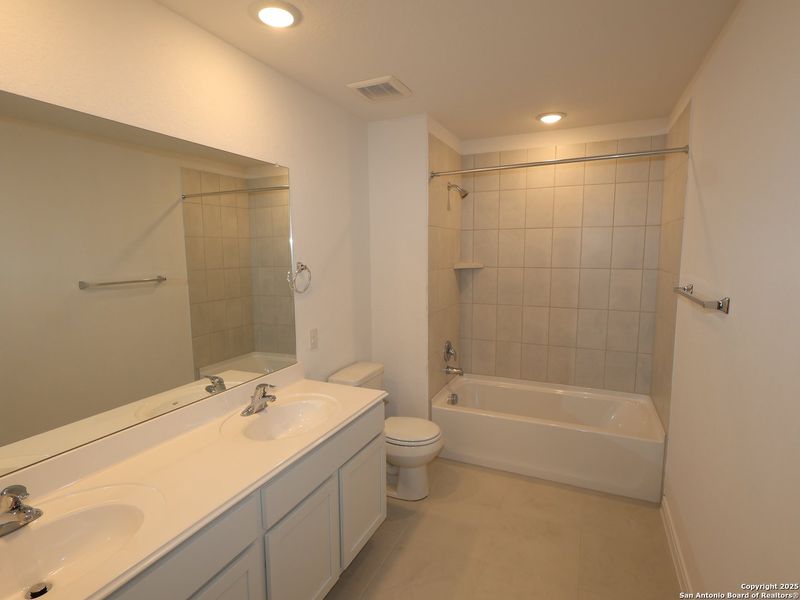 Furnished interior view inside a new home in Paloma Park, Converse (Image 13). Furnished interior view inside a new home in Paloma Park, Converse (Image 13).