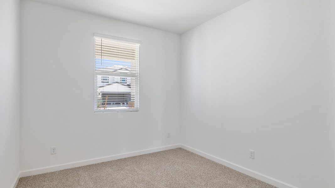 Representative unfurnished interior of a home built from the Apache by D.R. Horton in Zanjero Pass, Glendale (Image 28).