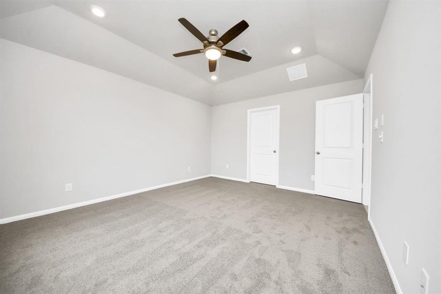 Spacious, unfurnished interior of a new home in Sweetgrass Village, Crosby (Image 22).