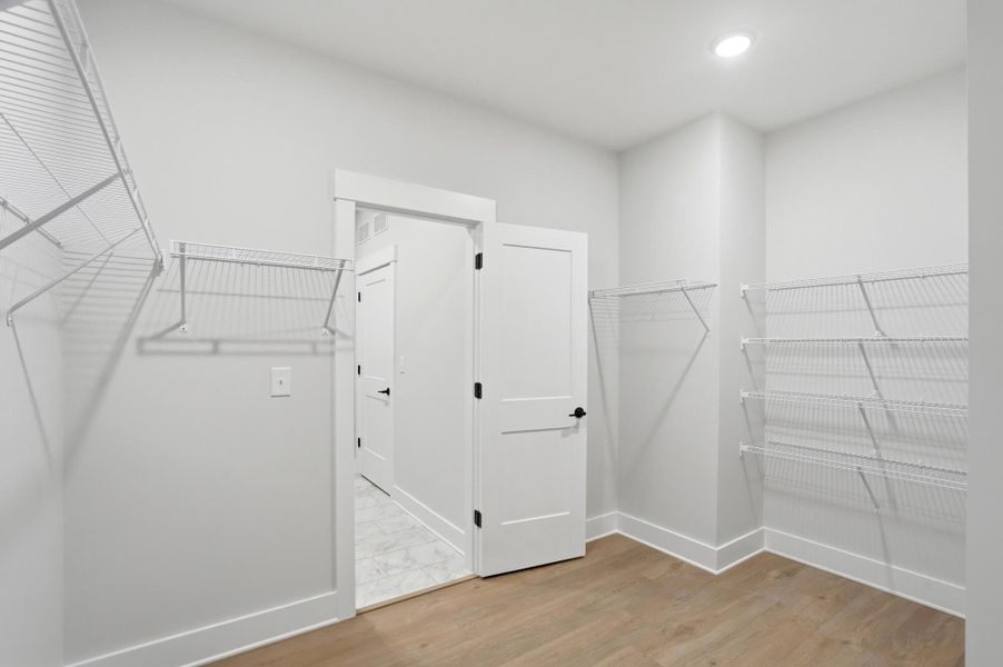 Spacious, unfurnished interior of a new home in Harmony, Harrisburg (Image 25).