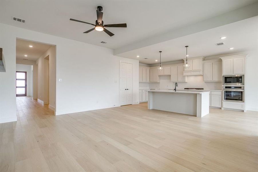 Spacious, unfurnished interior of a new home in Talon Hills, Fort Worth (Image 26).